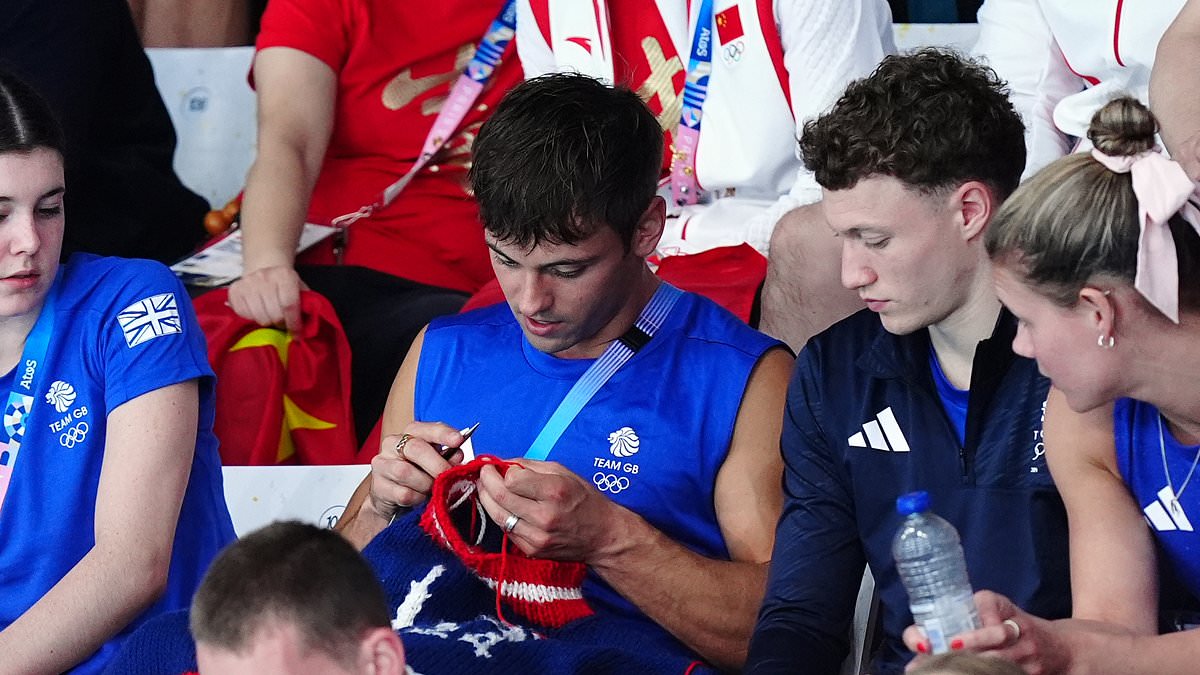 alert-–-diving-star-tom-daley-gets-his-knitting-out-at-the-olympics-while-watching-women’s-event