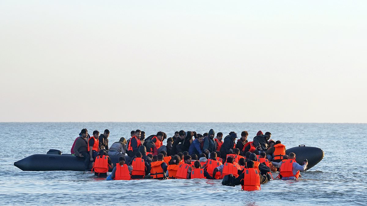 alert-–-english-channel-migrant-crossings-hit-record-high,-figures-show-–-as-one-person-about-to-embark-on-the-dangerous-journey-shouts:-‘this-is-for-rishi-sunak’-after-labour-axed-his-rwanda-plan