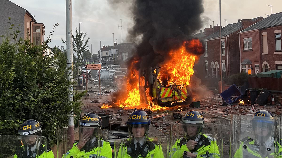 alert-–-shocking-moment-anti-muslim-mob-burn-police-van-outside-mosque-in-southport-and-chant-‘english-till-i-die’-near-where-three-girls-were-killed-in-knife-attack