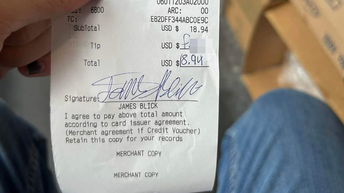 alert-–-gay-waiter-brought-to-tears-when-bigot-customer-left-atrocious-message-on-receipts-instead-of-a-tip-reveals-the-incredible-twist