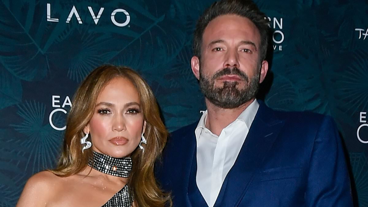 alert-–-inside-ben-affleck’s-new-$20.5m-bachelor-pad-that-he-bought-in-brutal-birthday-swipe-to-jennifer-lopez-as-divorce-filing-looms