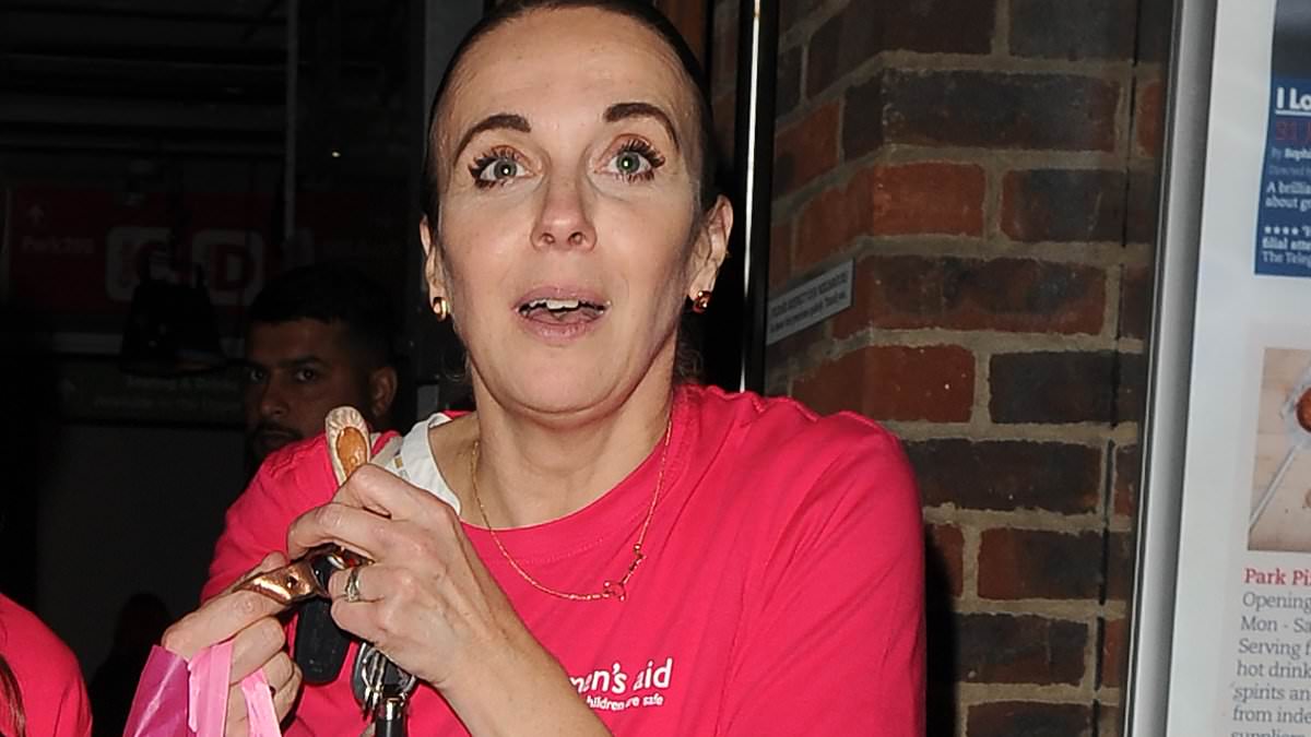 alert-–-amanda-abbington-wears-a-women’s-aid-t-shirt-as-she-leaves-the-theatre-amid-strictly-bullying-accusations-against-giovanni-pernice