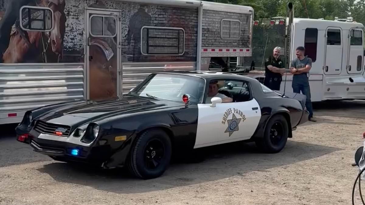 alert-–-michigan-sheriff’s-department-unveils-1981-chevy-camaro-patrol-bought-with-cash-obtained-from-very-unusual-source