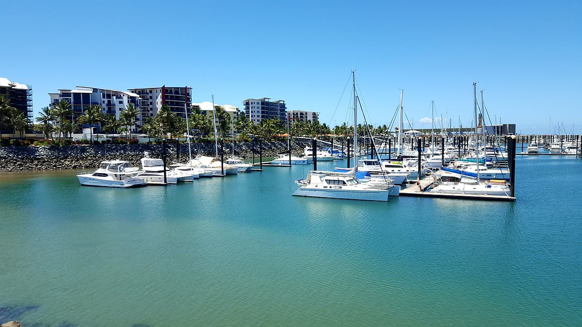 alert-–-mackay-marina:-body-inside-car-found-in-queensland-harbour