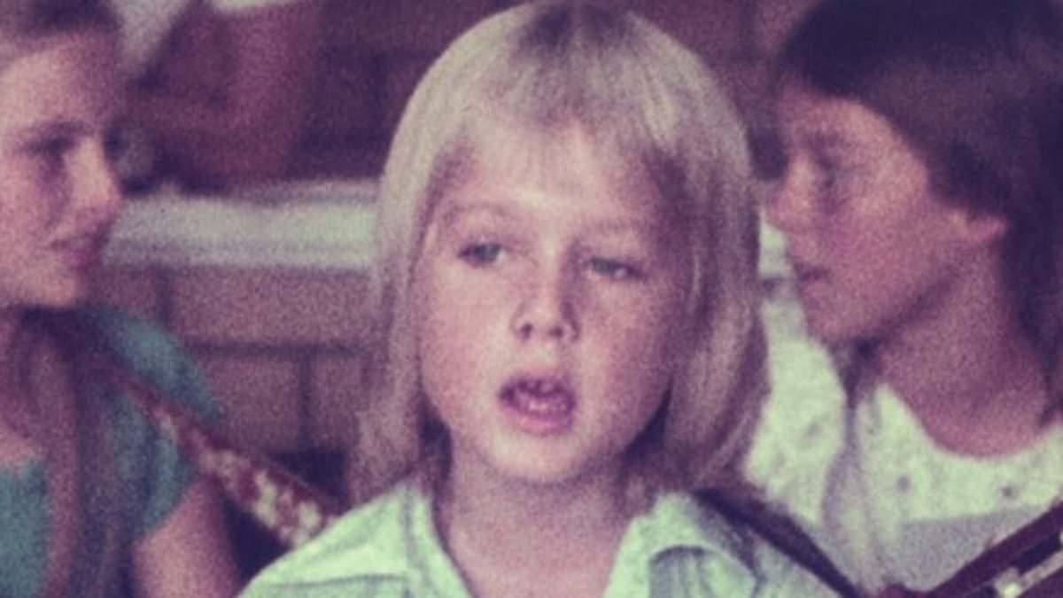 alert-–-guess-who!-aussie-star-stuns-fans-with-unrecognisable-throwback-pictures-from-his-childhood