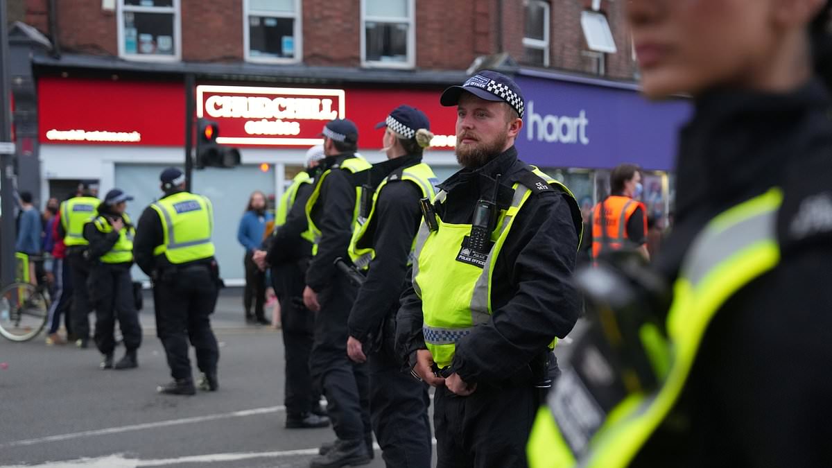 alert-–-thousands-of-police-officers-remain-on-high-alert-despite-most-of-wednesday’s-100-far-right-demonstration-failing-to-materialise-–-as-cops-curtail-troublemakers’-ability-to-organise-gatherings-and-cause-chaos