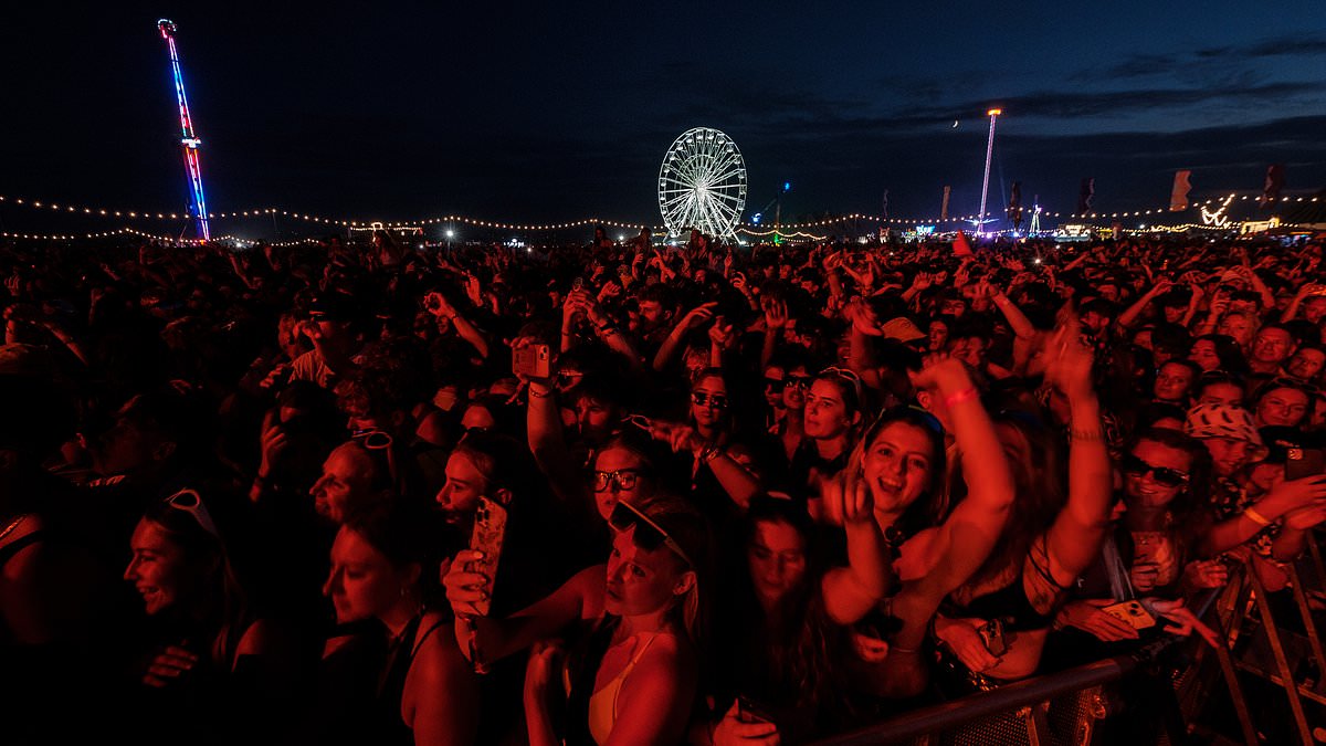 alert-–-concertgoers-left-‘crying-in-agony’-with-broken-bones-after-crush-at-boardmasters-festival