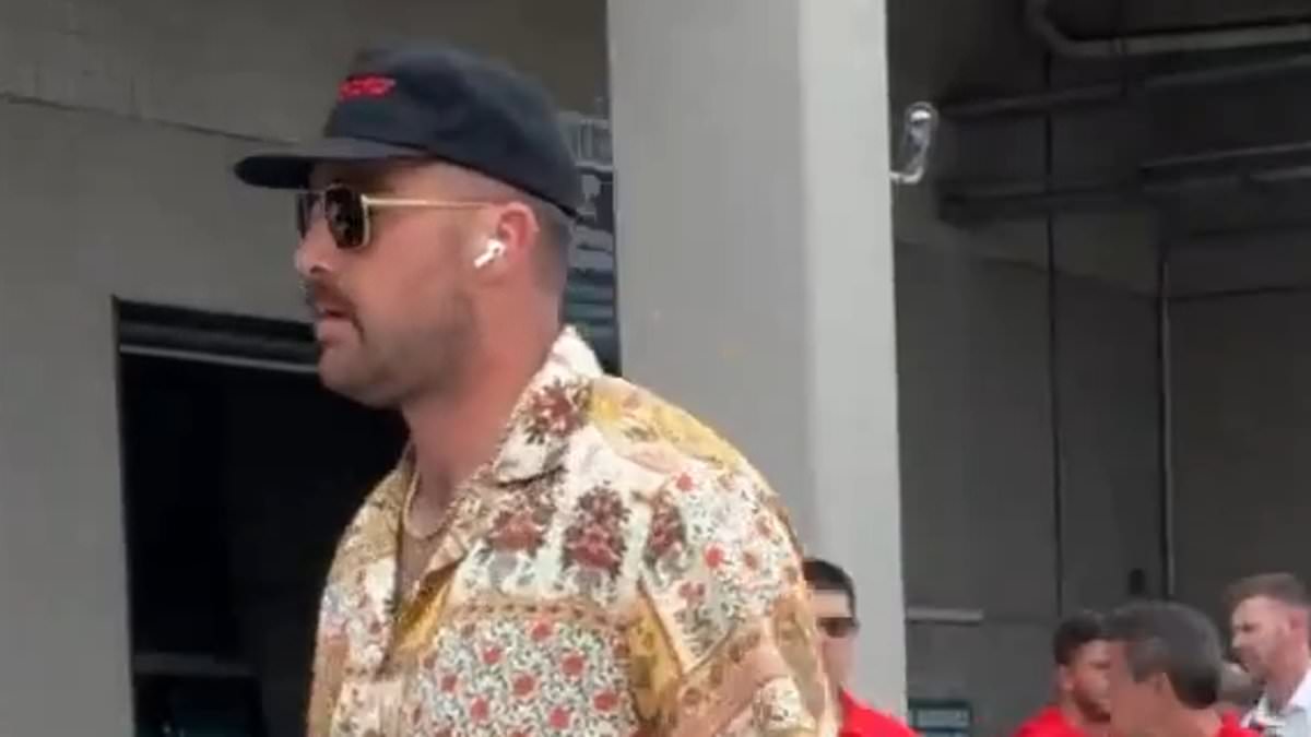 alert-–-‘summertime-trav’-kelce-and-‘polo-pat’-mahomes-arrive-for-chiefs’-first-preseason-game-in-jacksonville-as-kansas-city-aims-for-threepeat