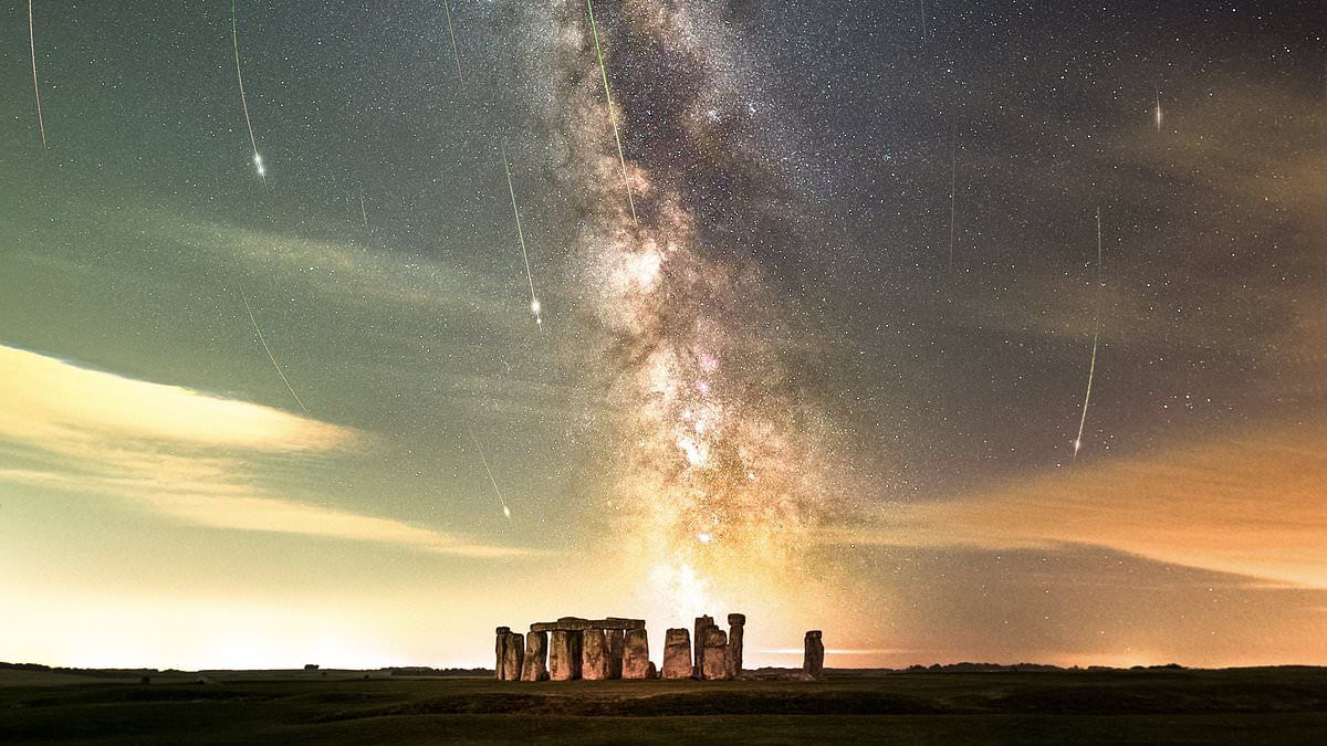 alert-–-stunning-photo-made-up-of-43-separate-images-captures-meteor-shower-over-stonehenge