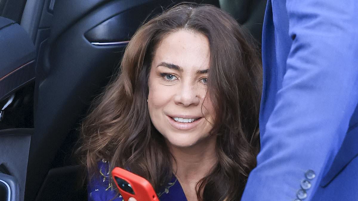 alert-–-kate-ritchie-looks-worse-for-wear-as-she-falls-off-her-car-seat-and-has-to-be-helped-by-her-driver-ahead-of-night-out-in-sydney