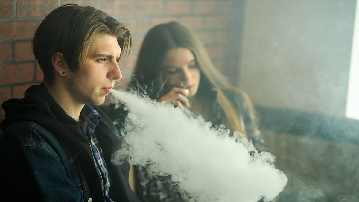 alert-–-vape-briton!-one-in-ten-adults-in-the-country-now-using-vapes-as-numbers-of-e-cig-buyers-surge-to-5.6million