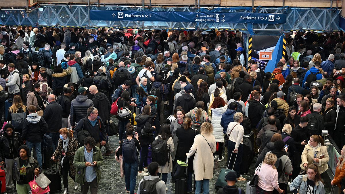 alert-–-faulty-signals-on-train-tracks-mean-passengers-have-been-delayed-by-nearly-a-million-minutes-over-the-past-five-years