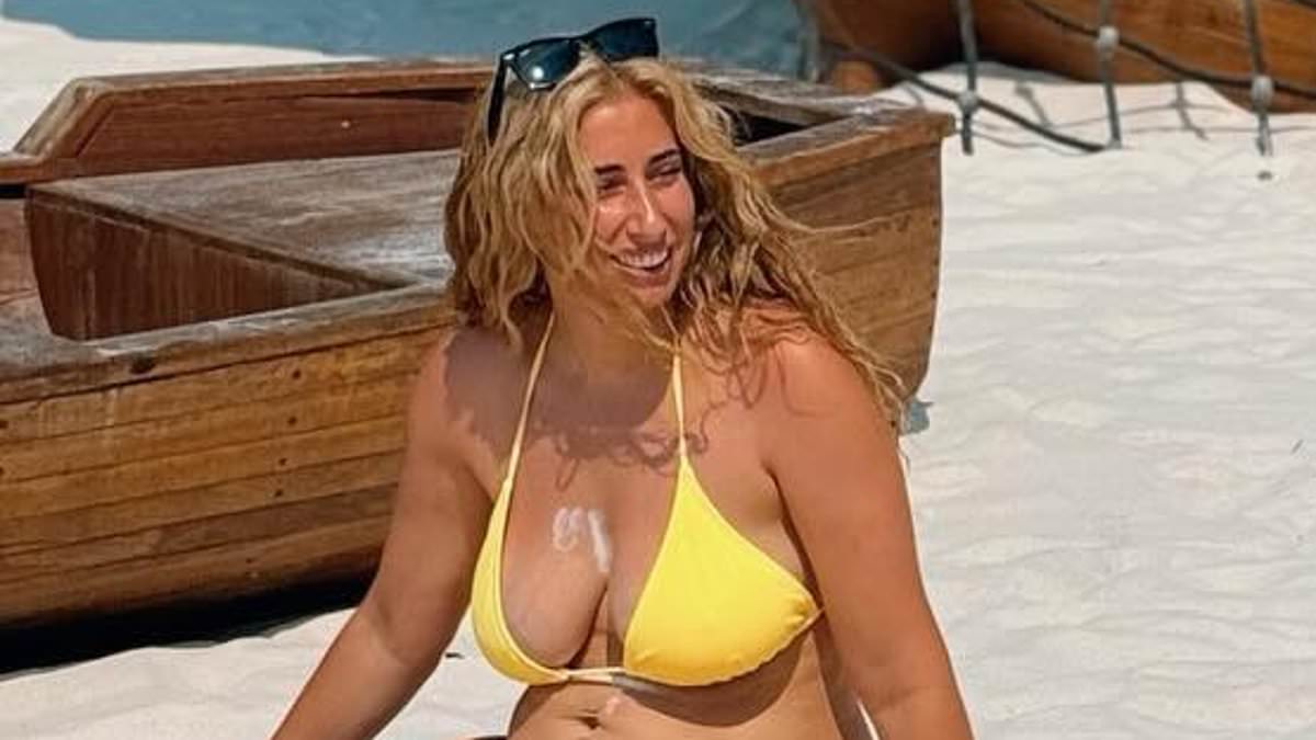 alert-–-stacey-solomon-is-praised-by-fans-for-showing-off-her-bikini-body-as-she-admitted-to-being-‘conscious’-about-her-figure-after-skipping-the-gym