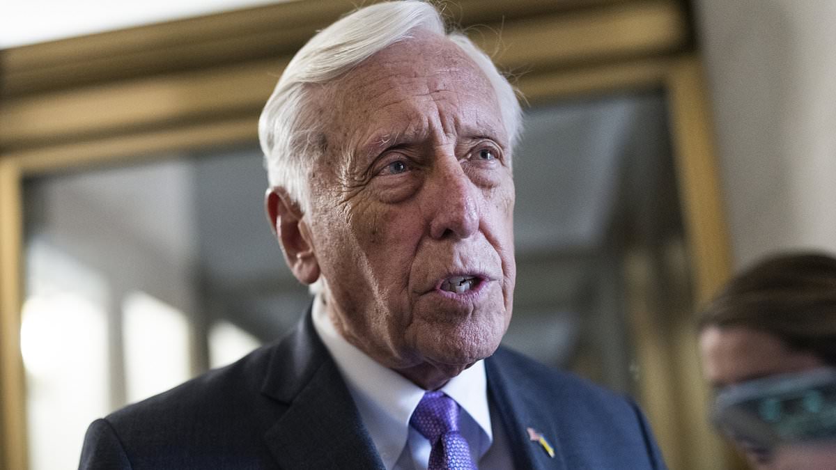 alert-–-top-democrat-steny-hoyer,-85,-suffers-a-stroke