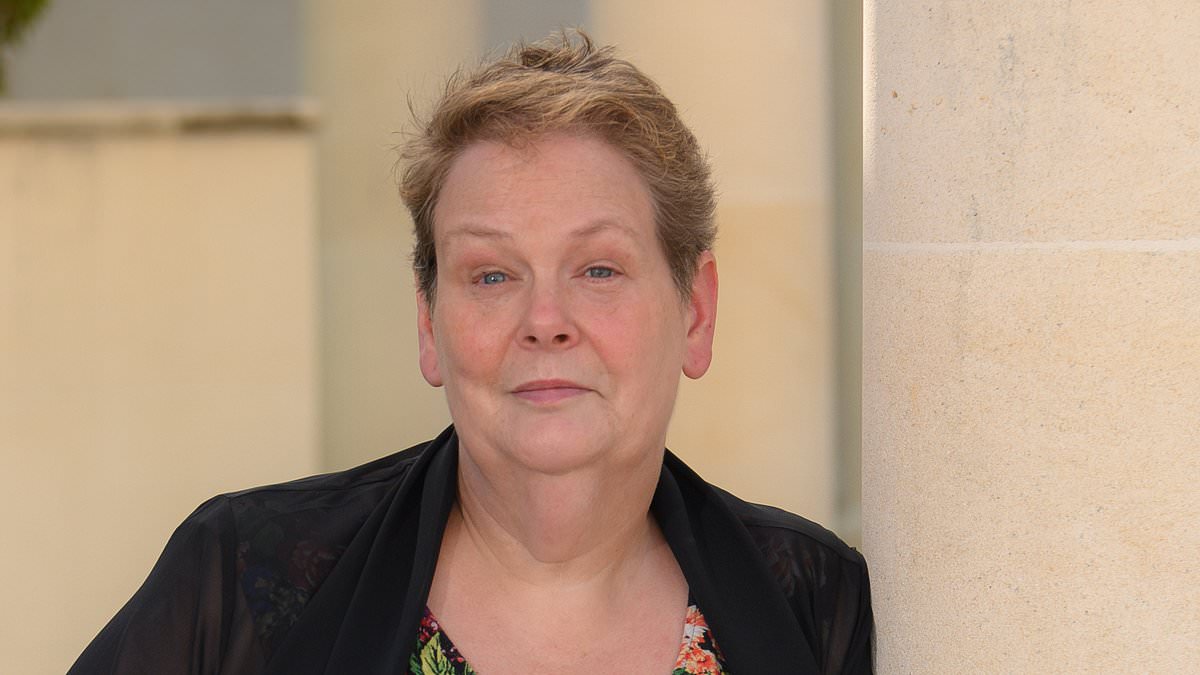 alert-–-the-chase-star-anne-hegerty-says-there-are-no-downsides-to-money-and-fame-and-declares-she-‘loves-being-rich’-–-as-she-reveals-she-avoids-dating-apps-as-she-‘might-end-up-having-to-have-a-boyfriend’