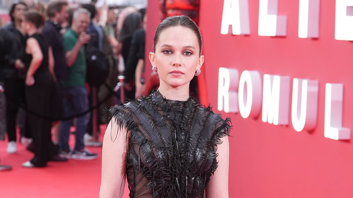 alert-–-cailee-spaeny-flaunts-her-incredible-figure-in-a-racy-sheer-gown-as-she-leads-the-stars-at-uk-premiere-of-alien:-romulus-–-after-critics-praised-sci-fi-franchise’s-‘crazy-new-direction’