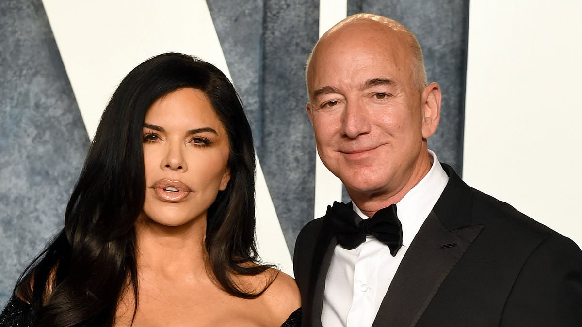 alert-–-lauren-sanchez-strikes-unusually-demure-figure-in-all-black-as-she-and-billionaire-fiance-jeff-bezos-meet-with-pope-francis