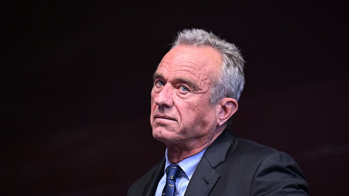 alert-–-robert-f-kennedy-jr.-has-reached-out-to-a-candidate-in-the-2024-election-for-a-job-and-is-looking-at-exit-strategies-from-the-race