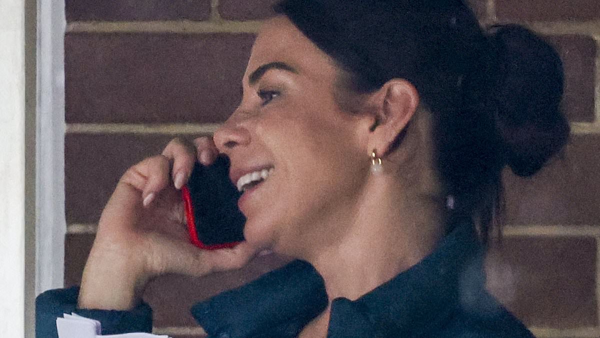 alert-–-kate-ritchie-spotted-wearing-a-wedding-ring-on-that-finger-on-the-set-of-her-latest-tv-project-just-months-after-going-public-with-her-new-man-will-skelton