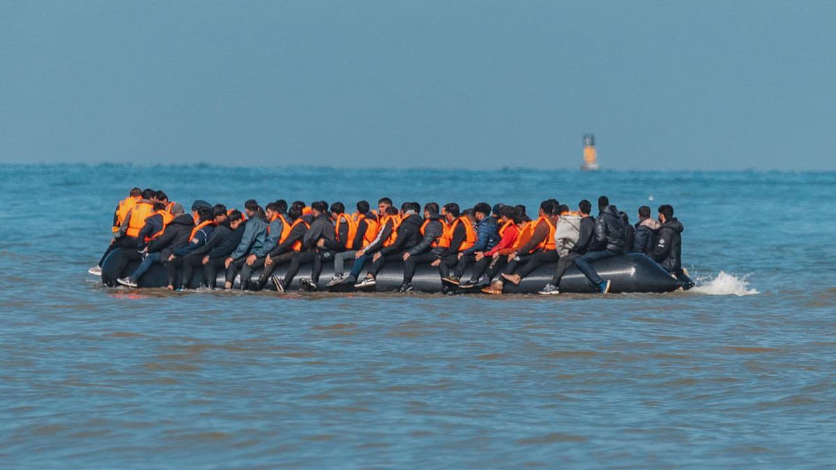 alert-–-labour-is-told-to-‘urgently-get-a-grip’-on-small-boat-crisis-–-as-almost-500-migrants-cross-the-english-channel-in-a-single-day