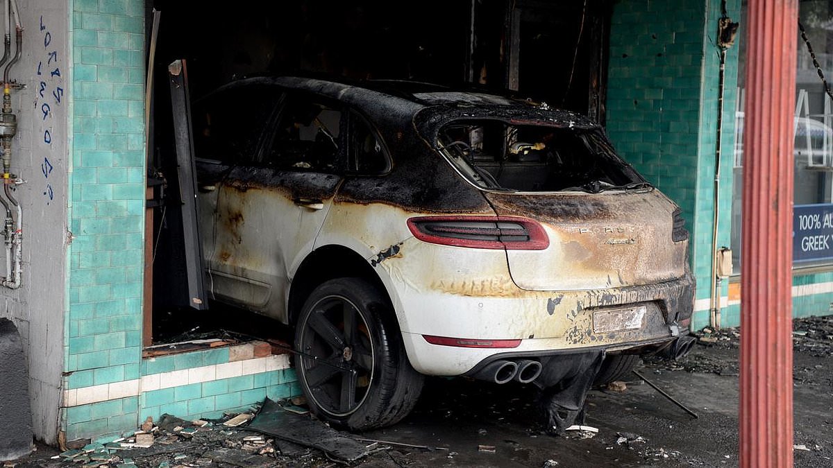 alert-–-bay-street-port-melbourne:-children-rushed-to-hospital-after-porsche-firebombing