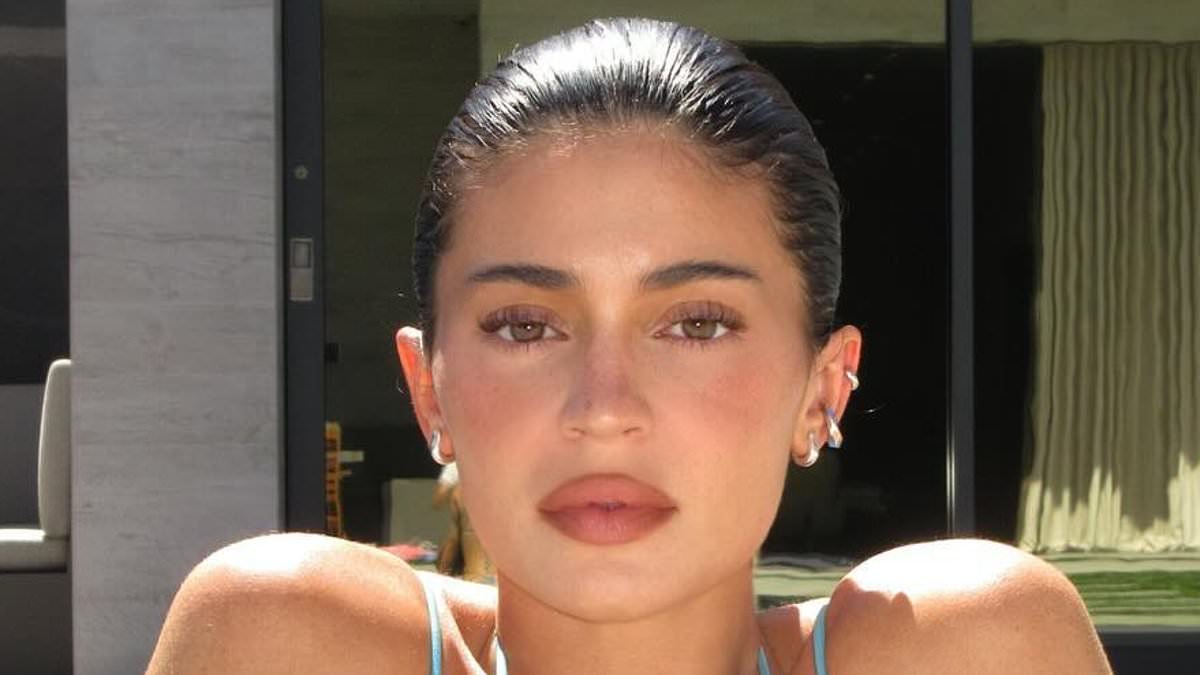 alert-–-kylie-jenner-flashes-her-ample-cleavage-in-poolside-bikini-snaps-–-after-alarming-fans-with-earlier-post