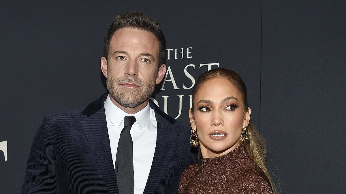 alert-–-revealed:-the-a-list-bachelor-who’s-‘ready-and-waiting’-to-date-jennifer-lopez-following-divorce