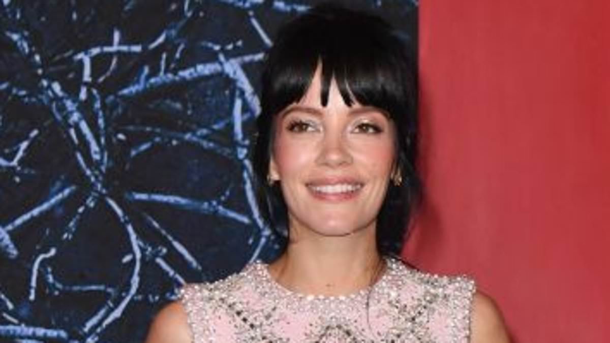 alert-–-lily-allen-is-slammed-by-furious-animal-charity-peta-as-they-send-her-a-toy-dog-after-she-admitted-to-getting-rid-of-pooch-when-it-ate-her-family’s-passports