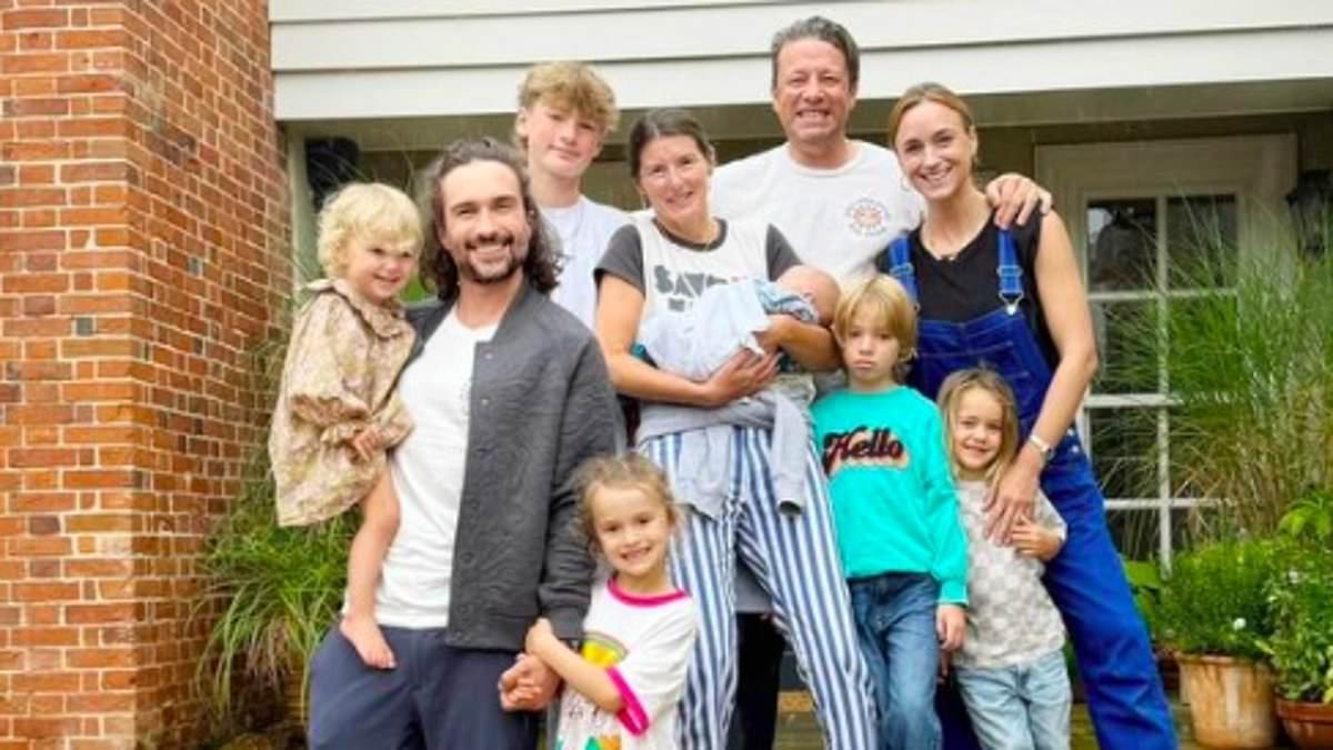 alert-–-joe-wicks-shares-sweet-family-snaps-as-he-enjoys-bank-holiday-meal-with-jamie-oliver-and-his-brood-–-and-gives-adorable-glimpse-at-life-with-newborn-baby-dusty