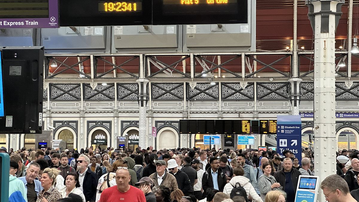 alert-–-passengers-face-travel-chaos-which-will-drag-on-into-the-night-on-paddington-and-heathrow-airport-services-after-trespasser-incident-and-overhead-equipment-damage-–-amid-revellers-hitting-notting-hill-carnival