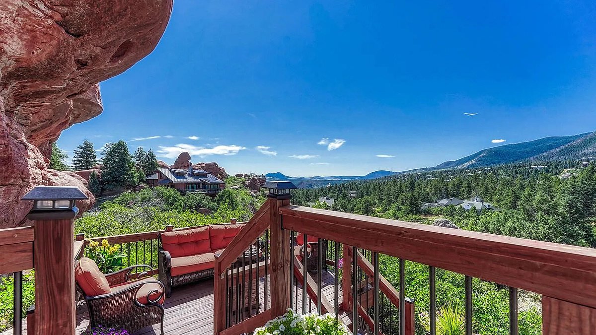 alert-–-stunning-‘jurassic-park’-home-with-prehistoric-views-of-the-rockies-wilderness-hits-the-market-for-$1m