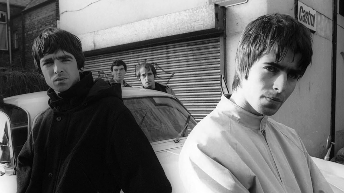 alert-–-oasis-website-crashes-as-noel-and-liam-gallagher-confirm-long-awaited-reunion-tour-with-string-of-gigs-at-wembley,-manchester-and-cardiff