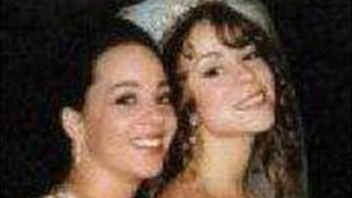 alert-–-how-mariah-carey’s-estranged-sister-alison-who-was-diagnosed-with-hiv-in-1990-spent-last-three-weeks-before-she-died-in-hospice-care-suffering-with-‘internal-organ-problems’-but-pair-never-reconciled