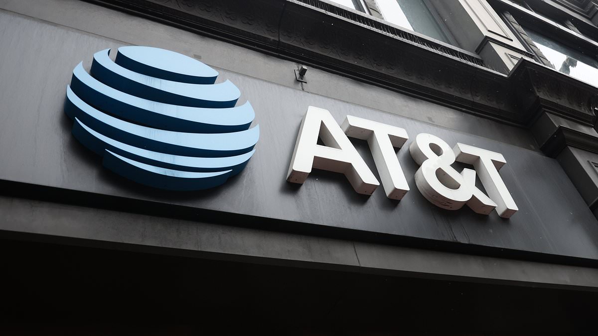 alert-–-why-does-my-phone-say-sos?-nationwide-at&t-outage-sparks-911-fears-as-dispatch-report-centers-report-widespread-failures