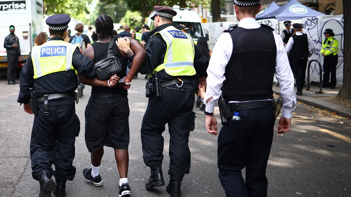 alert-–-paramedics-to-teach-50,000-st-john-ambulance-volunteers-how-to-treat-severe-bleeding-following-surge-in-knife-crime