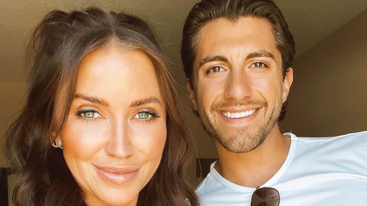 alert-–-bachelor-nation’s-kaitlyn-bristowe-held-a-‘funeral-service’-and-‘fake-burial’-for-jason-tartick-split