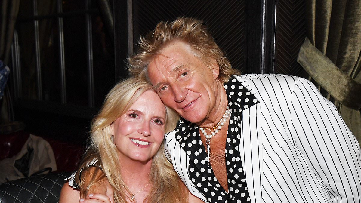 alert-–-rod-stewart-insists-there-is-‘absolutely-no-rift’-between-himself-and-wife-penny-lancaster-and-they-‘could-not-be-more-in-love’-after-‘clash’-over-full-time-return-to-the-uk