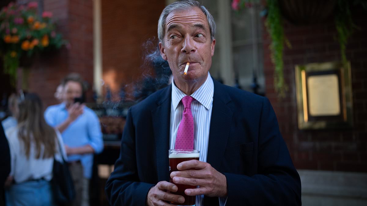 alert-–-labour’s-‘authoritarian’-outdoor-smoking-ban-could-see-one-in-eight-pubs-close-their-doors-–-as-critics-warn-plan-would-be-a-hammer-blow-to-struggling-hospitality-sector