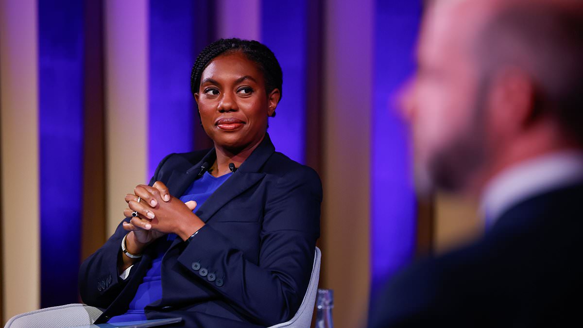 alert-–-tory-leadership-race-heats-up-as-hopefuls-tom-tugendhat-and-robert-jenrick-close-in-on-front-runner-kemi-badenoch,-new-poll-shows