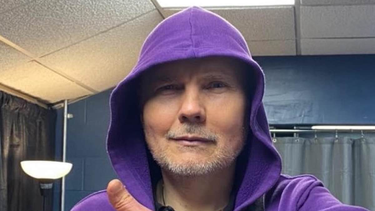 alert-–-smashing-pumpkins-frontman-billy-corgan-shares-his-private-pain-over-the-birthmark-he-tried-to-hide-for-years