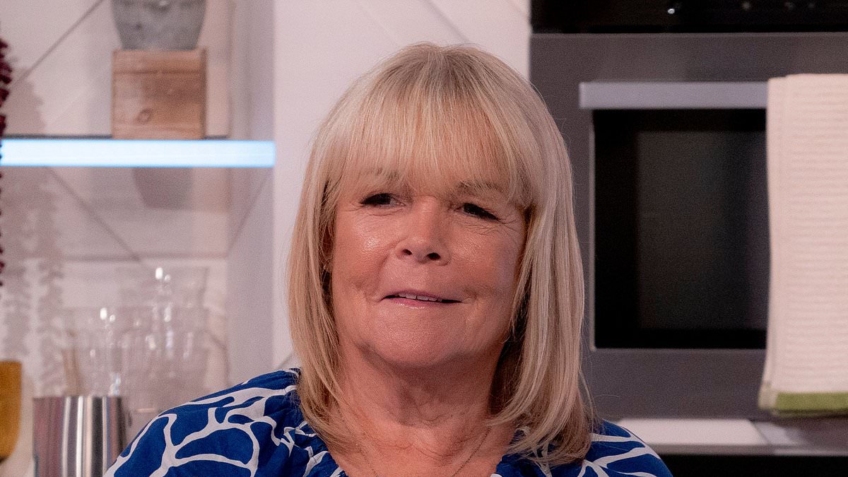 alert-–-linda-robson-reveals-ex-husband-mark-dunford-never-saw-her-naked-in-33-year-marriage-and-says-she-won’t-strip-off-for-anyone-else-–-but-admits-couple-once-went-to-a-swingers-party