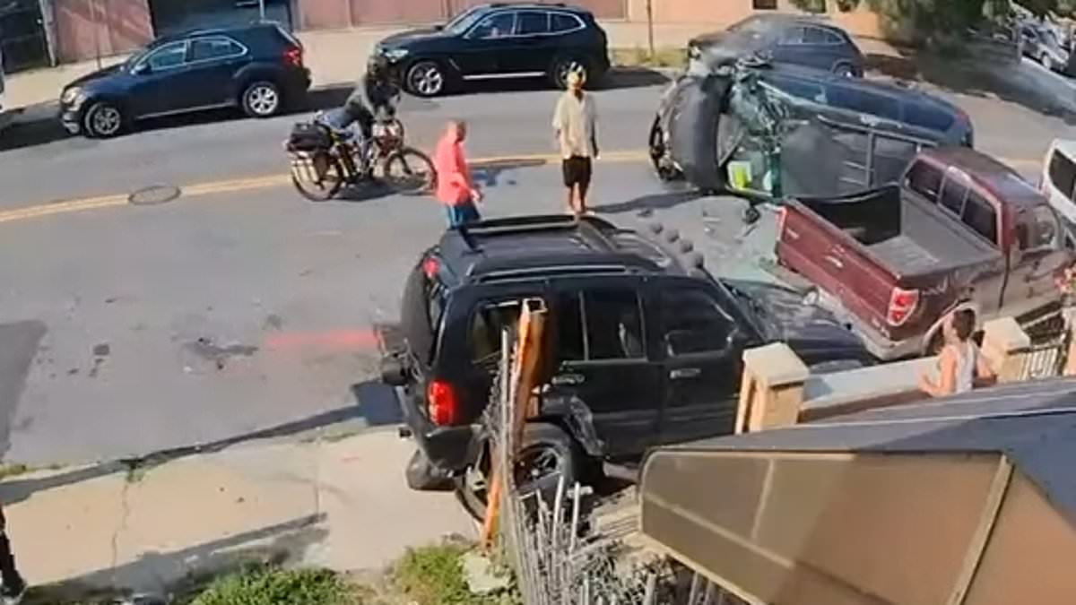 alert-–-incredible-moment-bystanders-show-superhuman-strength-to-overturn-car-with-trapped-driver-inside-–-before-making-shock-discovery-in-the-driver’s-seat