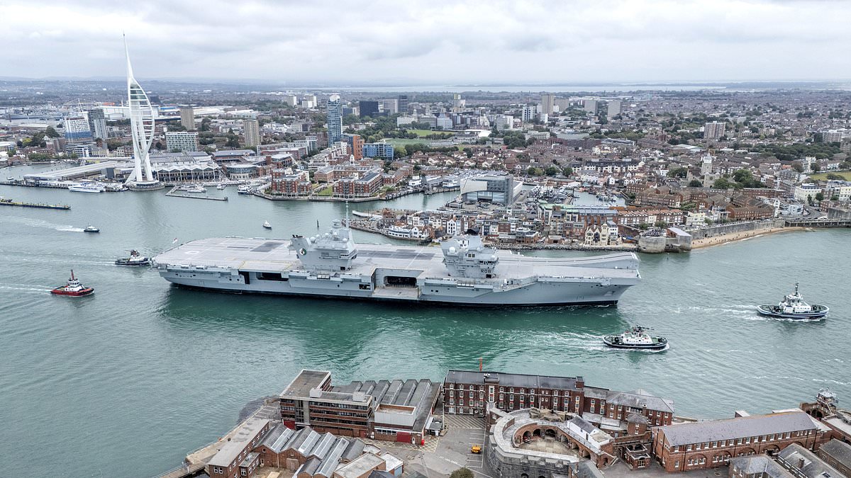 alert-–-royal-navy-flier-dies-in-helicopter-crash-in-channel-during-night-flying-training-exercise-with-hms-queen-elizabeth