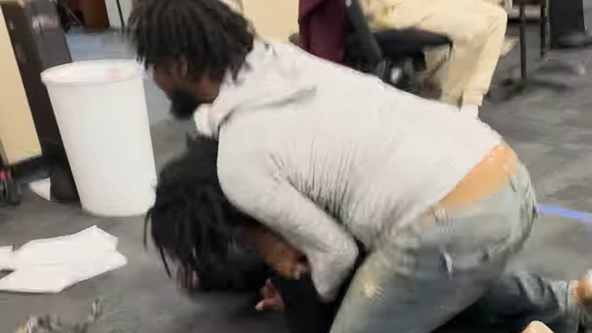 alert-–-shocking-video-shows-florida-middle-school-teacher-putting-student-in-a-chokehold