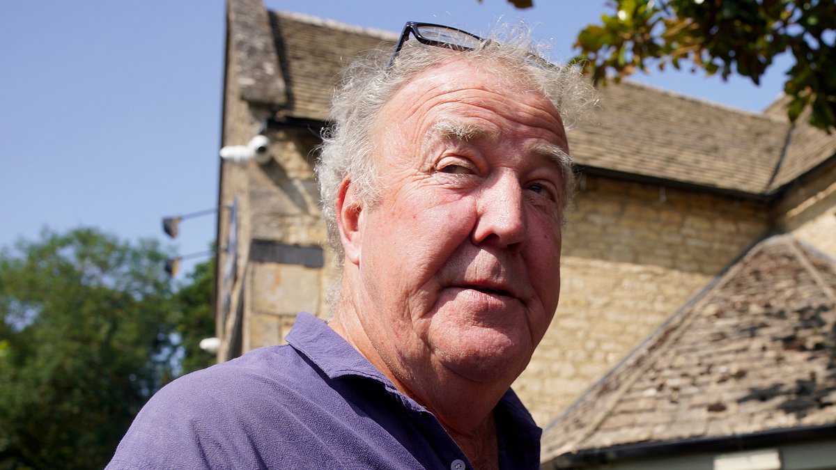 alert-–-jeremy-clarkson-admits-he-is-losing-‘10-per-customer’-at-his-cotswolds-pub-–-as-he-reveals-he’s-opened-a-vip-area-at-the-bar-just-for-farmers