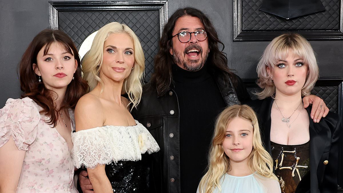 alert-–-dave-grohl’s-daughters-delete-social-media-accounts-as-he-admits-to-cheating-on-their-mom-jordyn-blum