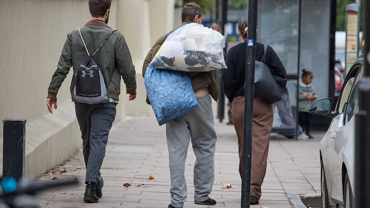 alert-–-why-are-probation-officers-still-working-from-home?-fears-of-‘mistakes-being-missed’-as-staff-stay-away-from-the-office-while-1,700-prisoners-are-released-early-by-keir-starmer