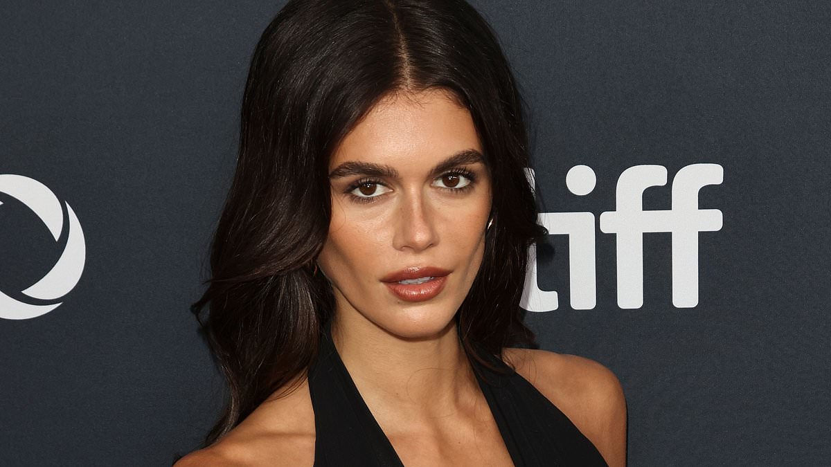 alert-–-kaia-gerber-wows-in-a-daring-plunging-gown-as-she-attends-saturday-night-premiere-at-the-toronto-international-film-festival