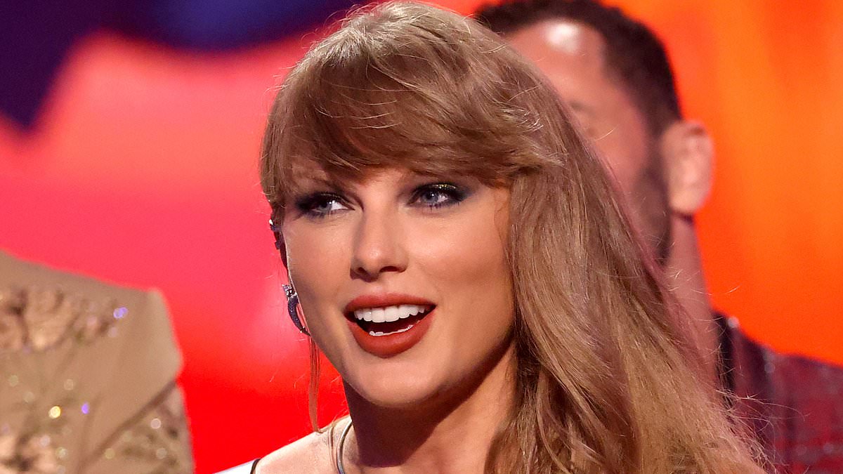 alert-–-taylor-swift-fans-sob-as-star-thanks-‘my-boyfriend-travis-kelce’-during-historic-2024-mtv-vmas-video-of-the-year-win