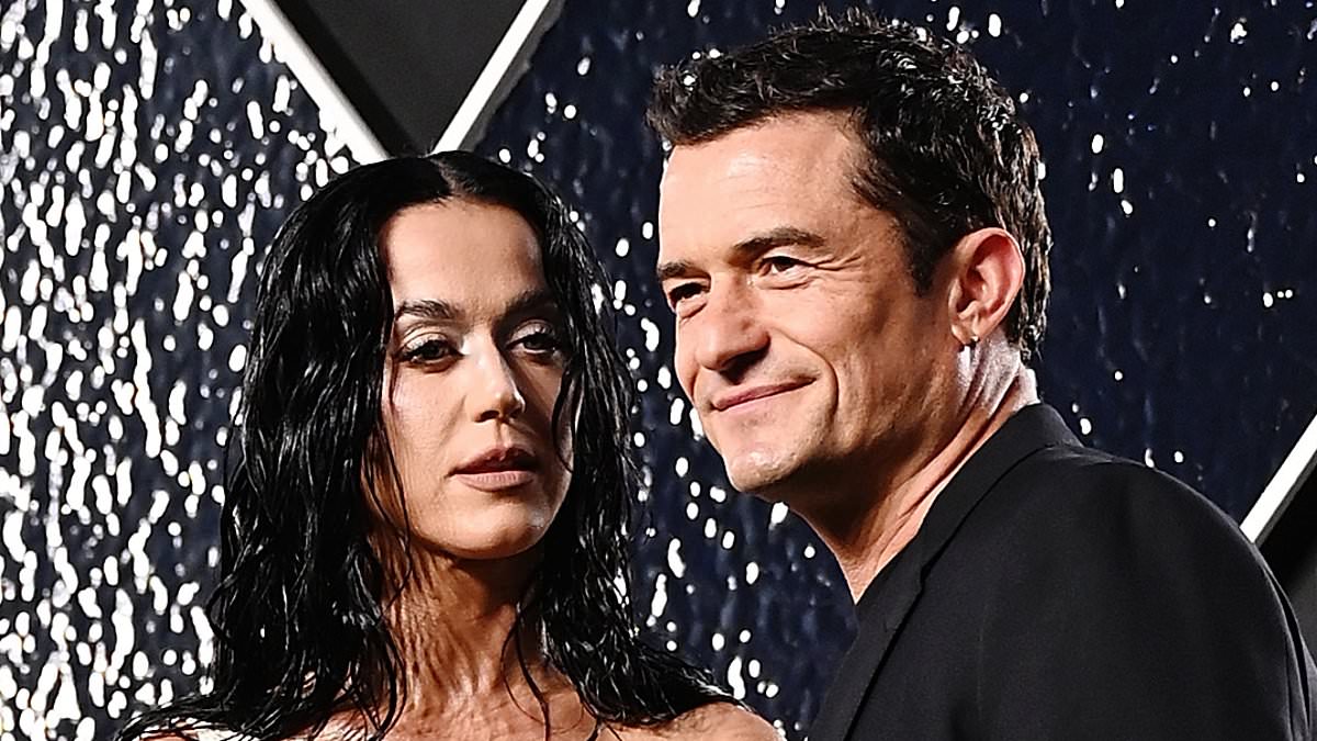 alert-–-orlando-bloom’s-confused-face-watching-katy-perry-at-2024-mtv-vmas-goes-viral:-‘does-he-even-know-any-of-her-songs?’